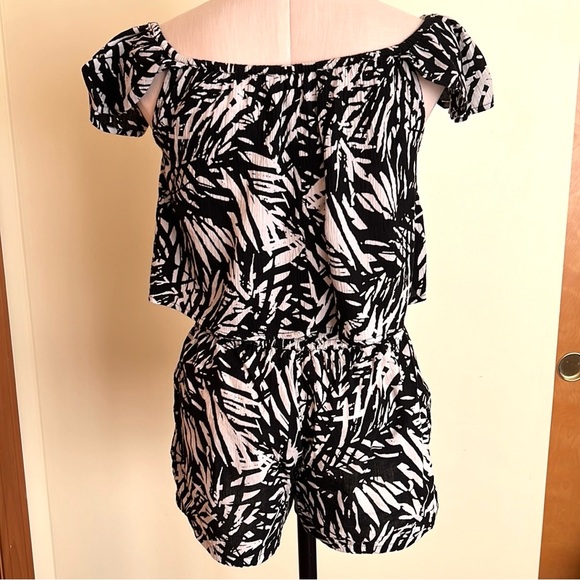 Aerie 2 piece top and shorts set size XS - Picture 6 of 10